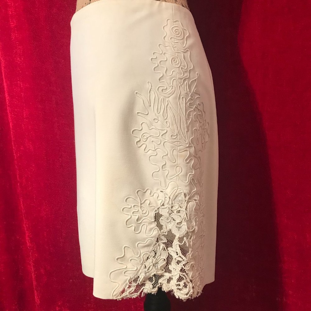 CACHE Embroidered Skirt Laces Zipper Beige Size 6